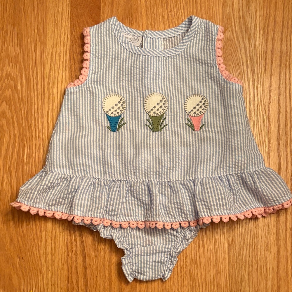 Mudpie Seersucker Baby Two Piece with Golf Design 6-9 month’s EUC